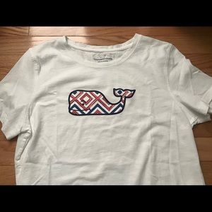 NWOT Vineyard Vines Printed Whale Logo Tee